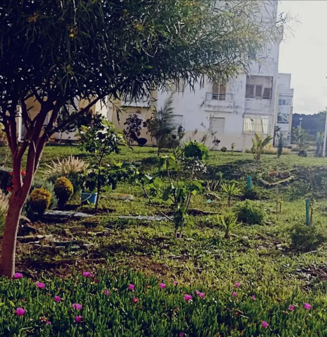 A Cote De La Tangier